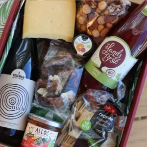De Fijnproever delicatessen relatiegeschenk inhoud met Neleman wijn, kaas, crostini en biologische producten