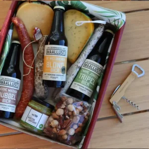 De Weldoener, kaas en bier relatiegeschenk met Maallust bieren en ambachtelijke kaas